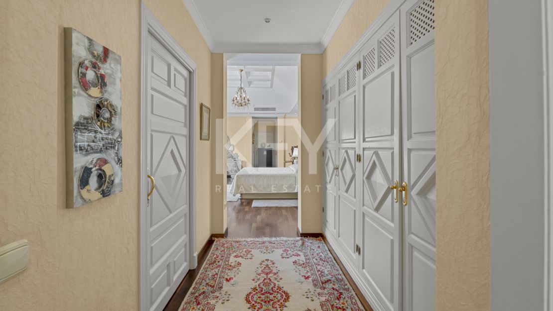 Впечатляющая вилла в Новой Андалусии, рядом с гольф-клубом Алоха