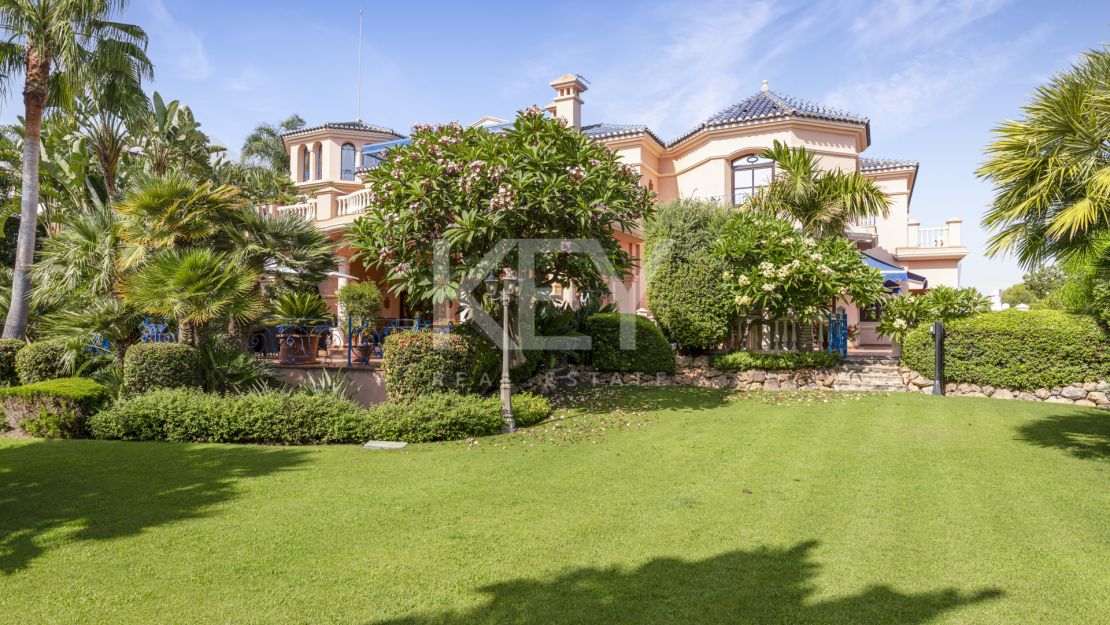 Впечатляющая вилла в Новой Андалусии, рядом с гольф-клубом Алоха