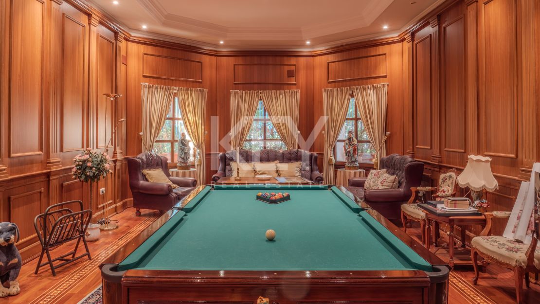 Впечатляющая вилла в Новой Андалусии, рядом с гольф-клубом Алоха