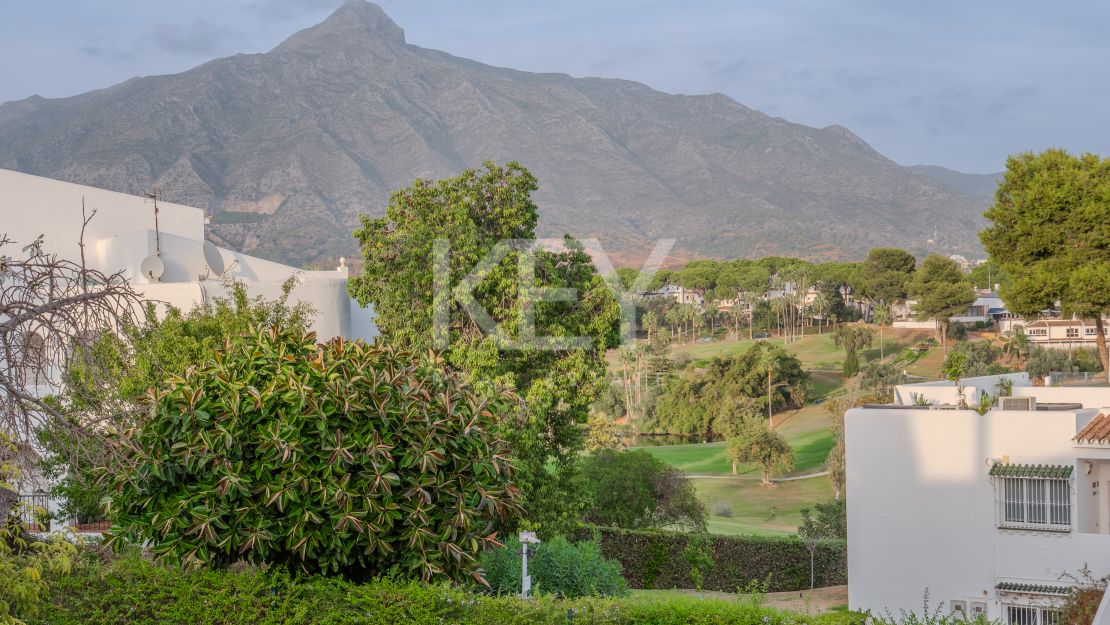 Впечатляющая вилла в Новой Андалусии, рядом с гольф-клубом Алоха