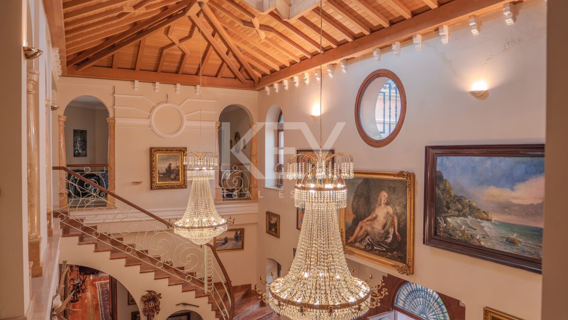 Впечатляющая вилла в Новой Андалусии, рядом с гольф-клубом Алоха