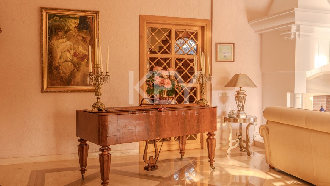 Впечатляющая вилла в Новой Андалусии, рядом с гольф-клубом Алоха