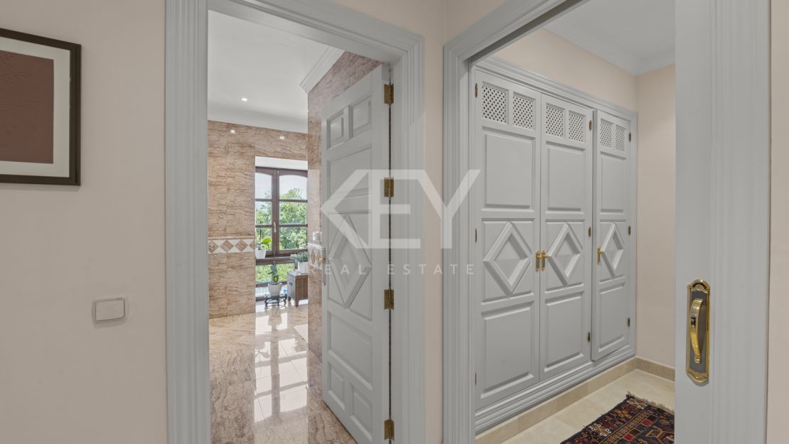 Впечатляющая вилла в Новой Андалусии, рядом с гольф-клубом Алоха