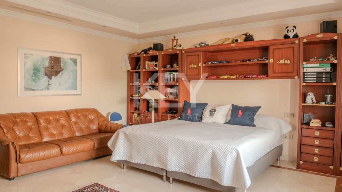 Впечатляющая вилла в Новой Андалусии, рядом с гольф-клубом Алоха