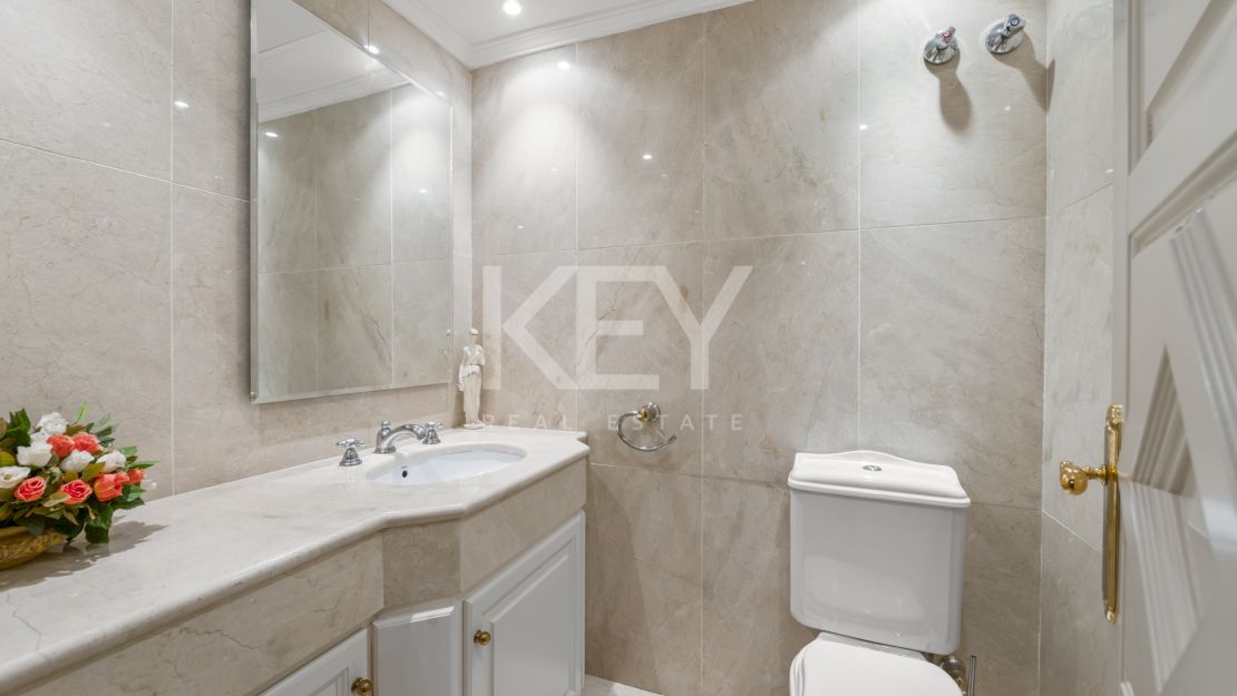 Впечатляющая вилла в Новой Андалусии, рядом с гольф-клубом Алоха