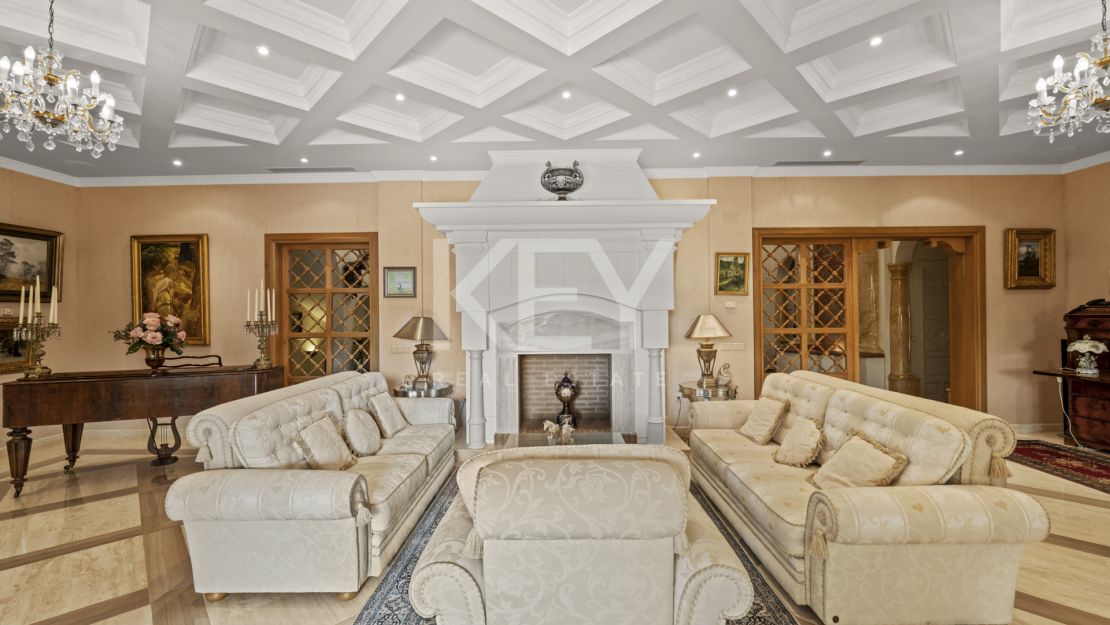 Впечатляющая вилла в Новой Андалусии, рядом с гольф-клубом Алоха