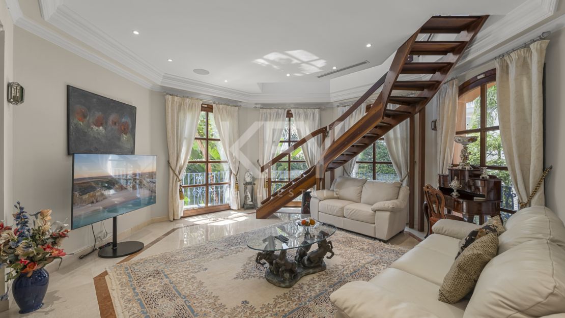 Впечатляющая вилла в Новой Андалусии, рядом с гольф-клубом Алоха