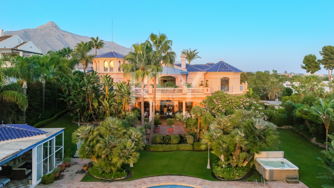 Впечатляющая вилла в Новой Андалусии, рядом с гольф-клубом Алоха