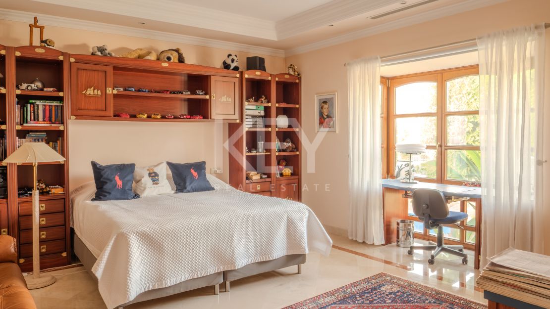 Впечатляющая вилла в Новой Андалусии, рядом с гольф-клубом Алоха