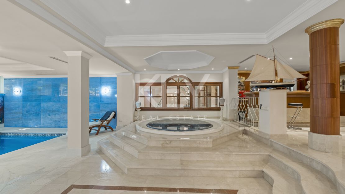 Впечатляющая вилла в Новой Андалусии, рядом с гольф-клубом Алоха