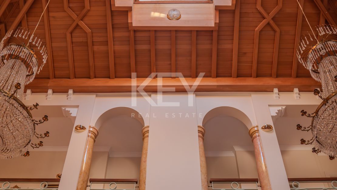 Впечатляющая вилла в Новой Андалусии, рядом с гольф-клубом Алоха