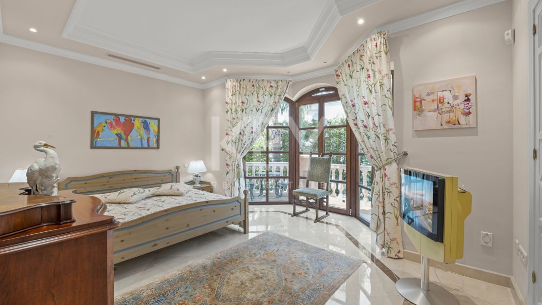 Впечатляющая вилла в Новой Андалусии, рядом с гольф-клубом Алоха