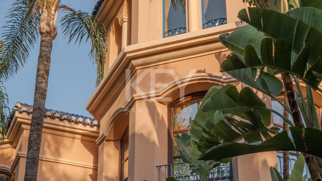 Впечатляющая вилла в Новой Андалусии, рядом с гольф-клубом Алоха