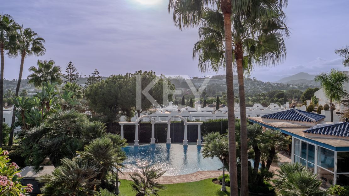 Впечатляющая вилла в Новой Андалусии, рядом с гольф-клубом Алоха