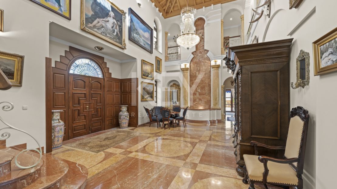 Впечатляющая вилла в Новой Андалусии, рядом с гольф-клубом Алоха