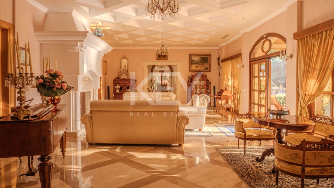 Впечатляющая вилла в Новой Андалусии, рядом с гольф-клубом Алоха