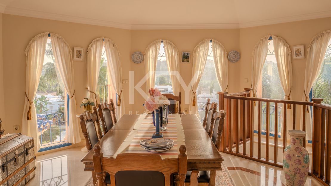 Впечатляющая вилла в Новой Андалусии, рядом с гольф-клубом Алоха