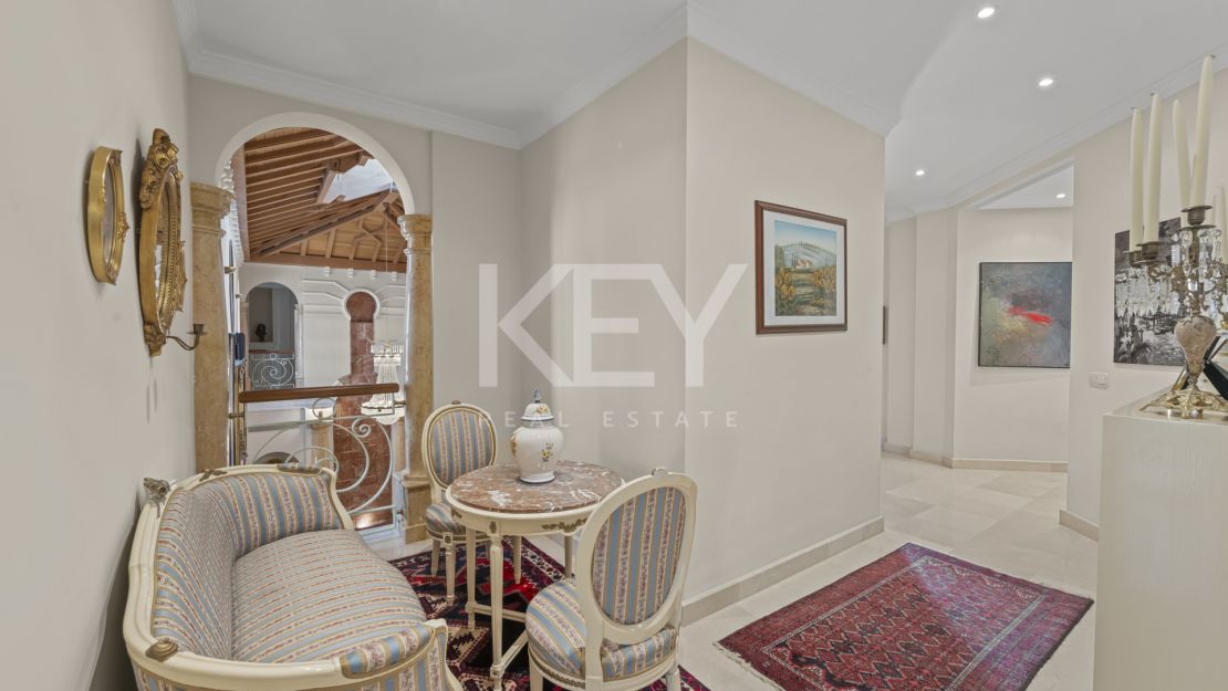 Впечатляющая вилла в Новой Андалусии, рядом с гольф-клубом Алоха