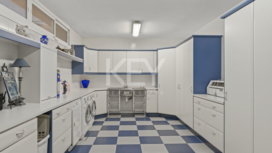 Впечатляющая вилла в Новой Андалусии, рядом с гольф-клубом Алоха