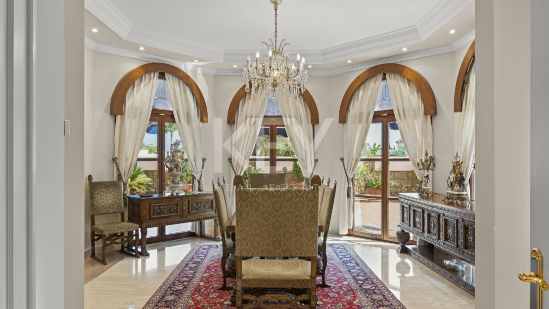 Впечатляющая вилла в Новой Андалусии, рядом с гольф-клубом Алоха