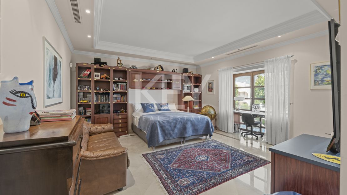 Впечатляющая вилла в Новой Андалусии, рядом с гольф-клубом Алоха