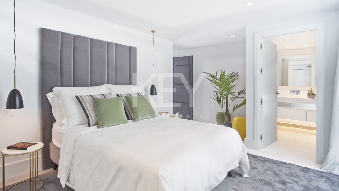 Stunning contemporary villa with sea and golf views, Nueva Andalucia