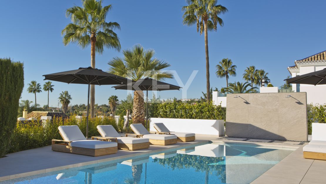 Stunning contemporary villa with sea and golf views, Nueva Andalucia