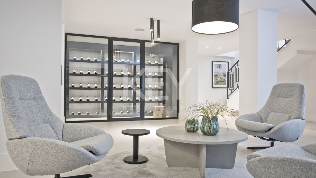 Stunning contemporary villa with sea and golf views, Nueva Andalucia