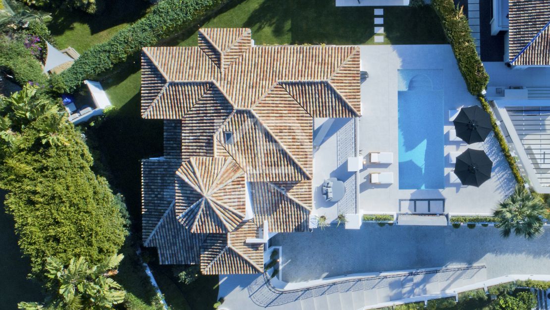 Stunning contemporary villa with sea and golf views, Nueva Andalucia