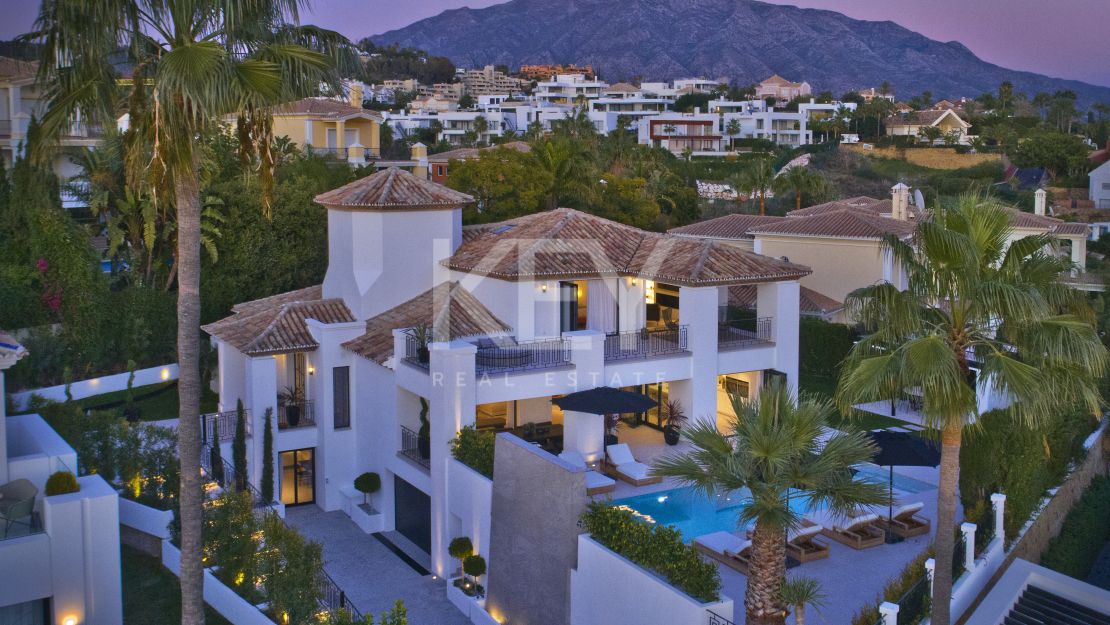 Stunning contemporary villa with sea and golf views, Nueva Andalucia