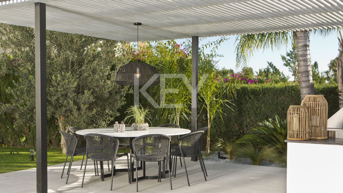 Stunning contemporary villa with sea and golf views, Nueva Andalucia