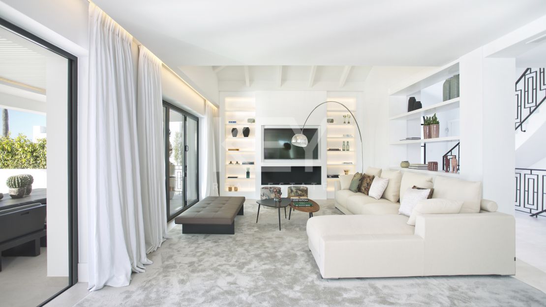 Stunning contemporary villa with sea and golf views, Nueva Andalucia