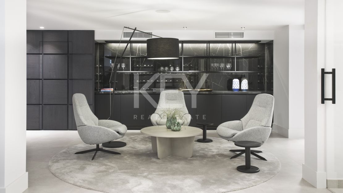 Stunning contemporary villa with sea and golf views, Nueva Andalucia