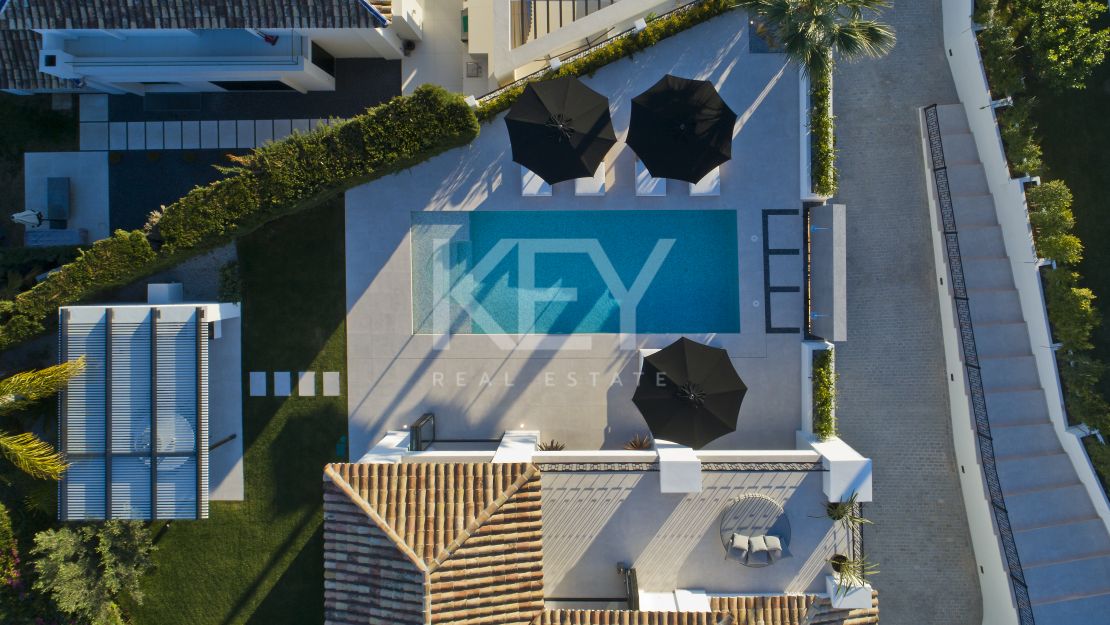 Stunning contemporary villa with sea and golf views, Nueva Andalucia