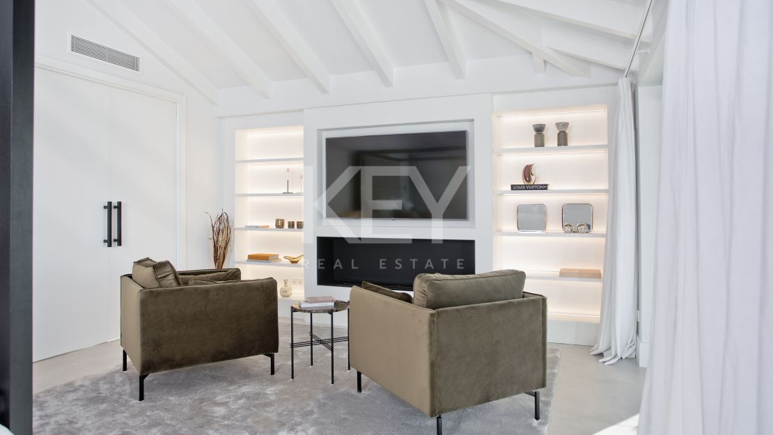 Stunning contemporary villa with sea and golf views, Nueva Andalucia