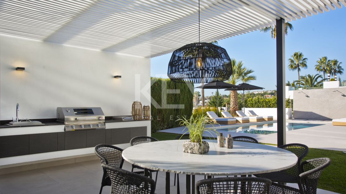 Stunning contemporary villa with sea and golf views, Nueva Andalucia