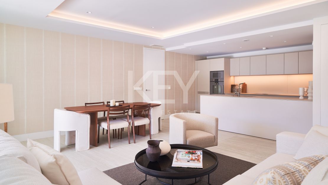Moderno apartamento en primera línea de playa con impresionantes vistas al mar en Estepona