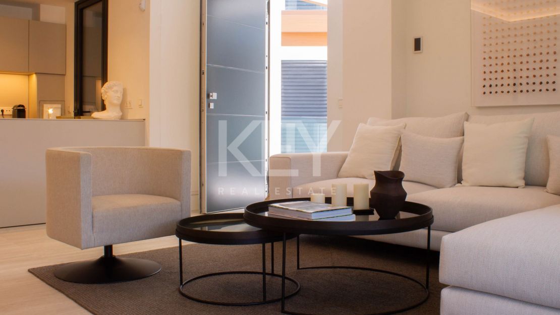 Moderno apartamento en primera línea de playa con impresionantes vistas al mar en Estepona