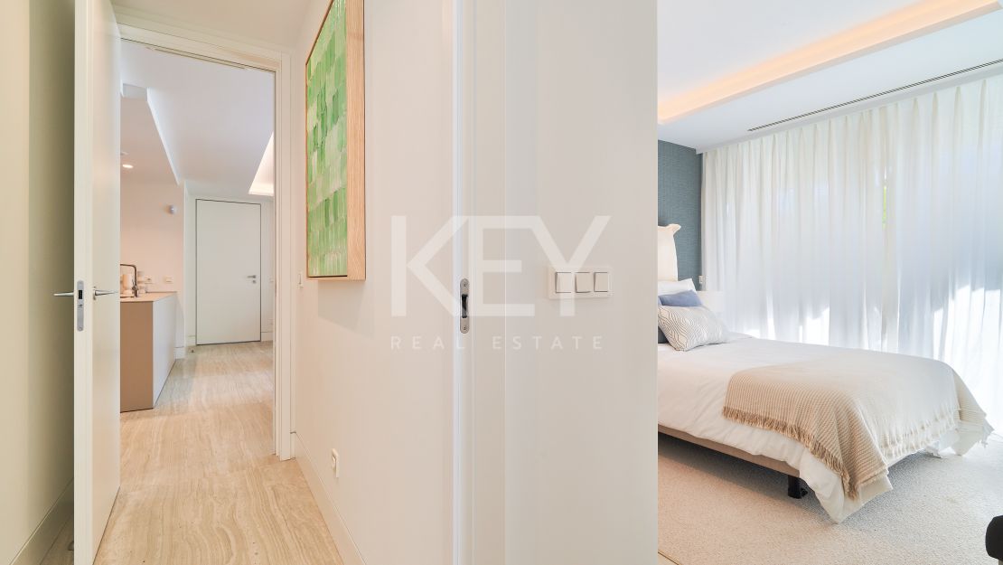 Moderno apartamento en primera línea de playa con impresionantes vistas al mar en Estepona