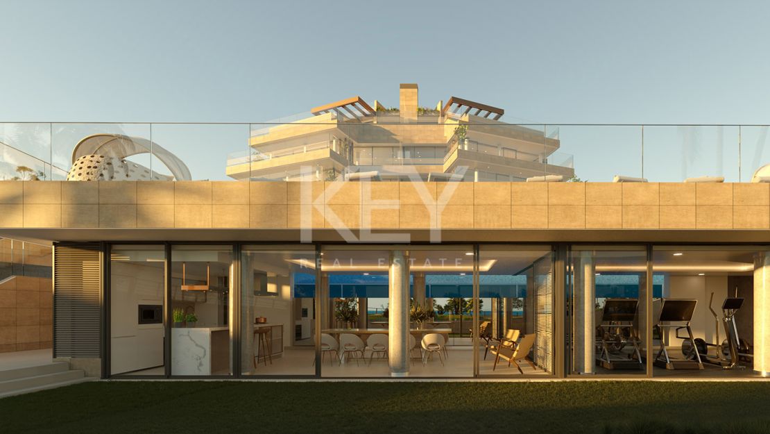 Extraordinario ático dúplex en primera línea de playa en venta en Estepona