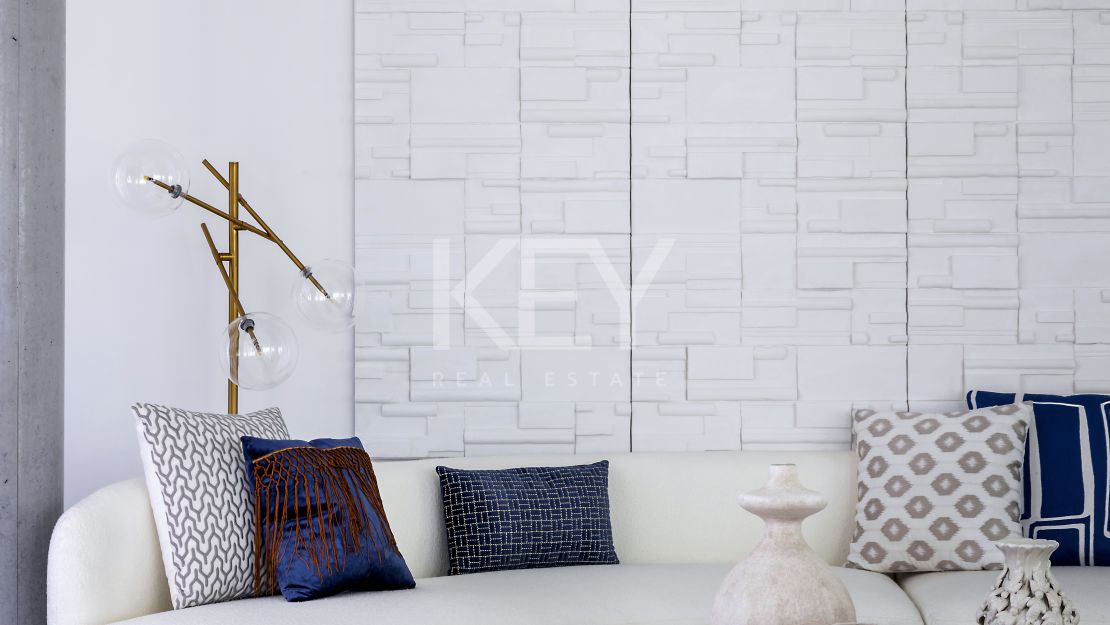 Extraordinario ático dúplex en primera línea de playa en venta en Estepona