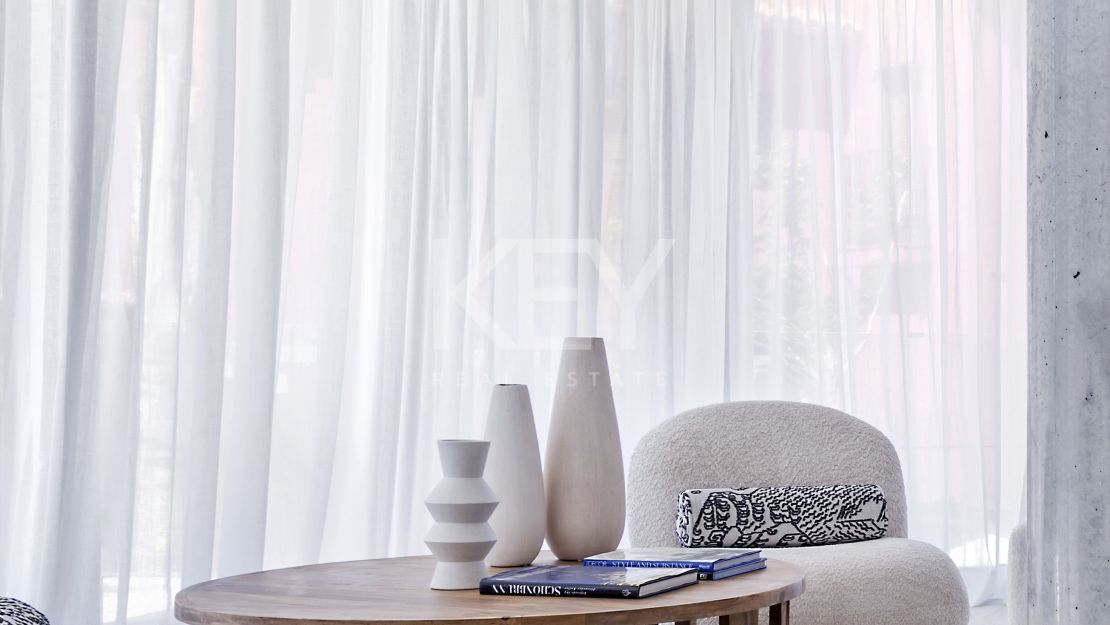 Extraordinario ático dúplex en primera línea de playa en venta en Estepona