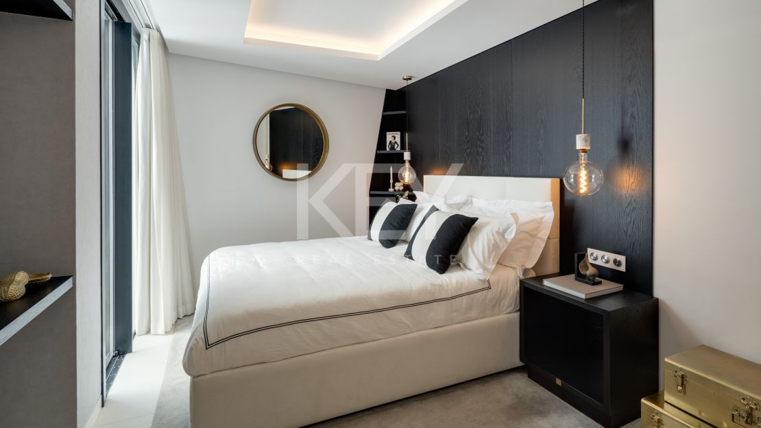 Modern design and Mediterranean views Villa in El Herrojo, Benahavís