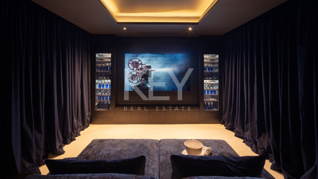 Villa Amanda: Amazing sea views luxury villa in Nueva Andalucia, Marbella