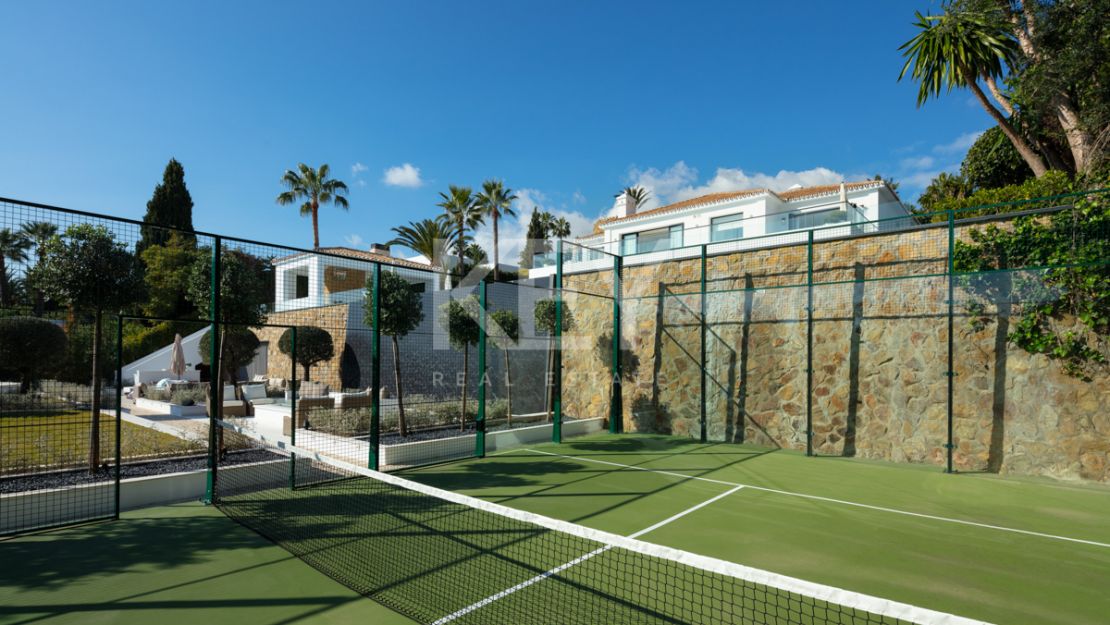 Villa Amanda: Amazing sea views luxury villa in Nueva Andalucia, Marbella