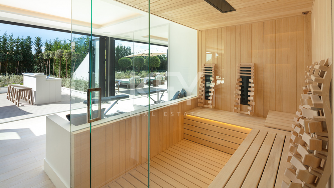 Villa Amanda: Amazing sea views luxury villa in Nueva Andalucia, Marbella