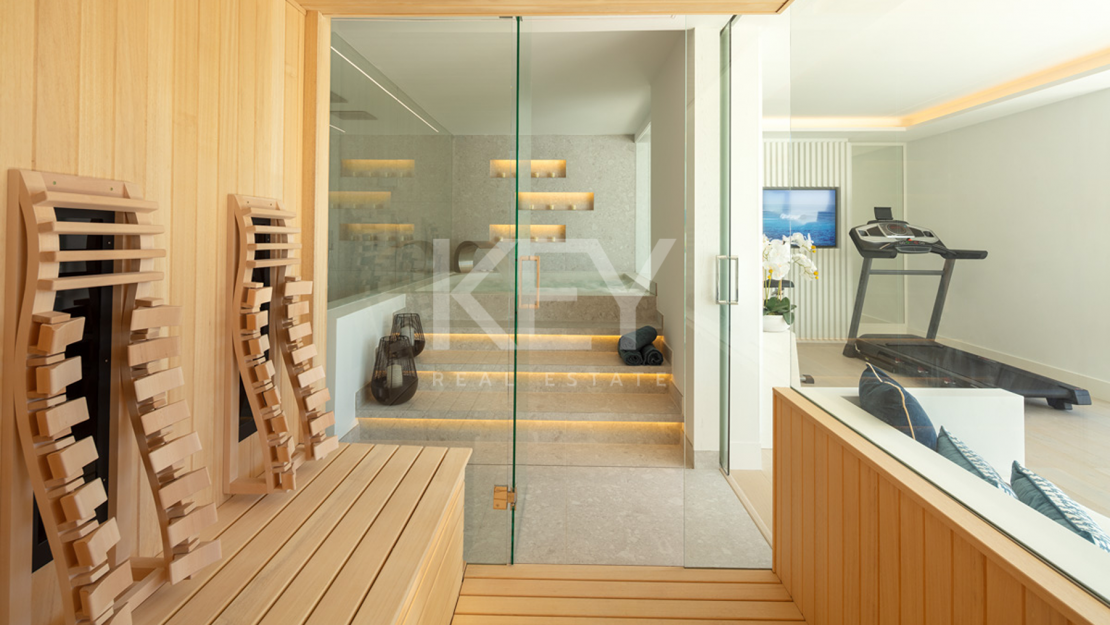 Villa Amanda: Amazing sea views luxury villa in Nueva Andalucia, Marbella