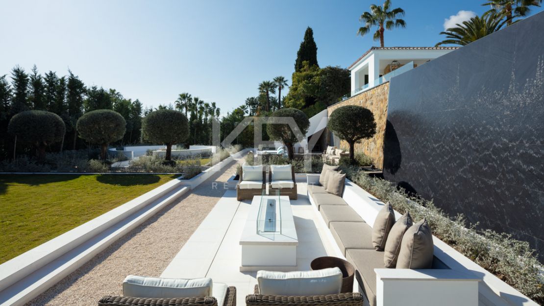 Villa Amanda: Amazing sea views luxury villa in Nueva Andalucia, Marbella