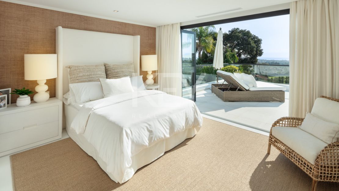 Villa Amanda: Amazing sea views luxury villa in Nueva Andalucia, Marbella