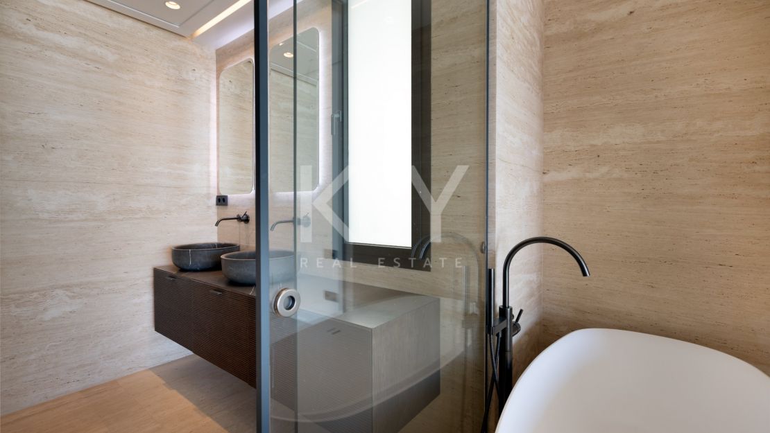 Beachfront luxury apartment key ready in Estepona